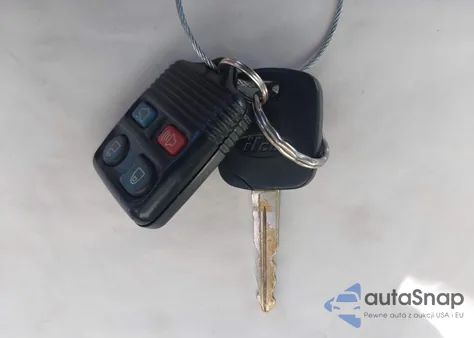 2005 Ford Focus Zx3 from USA, damaged, VIN 3FAHP31N45R127034